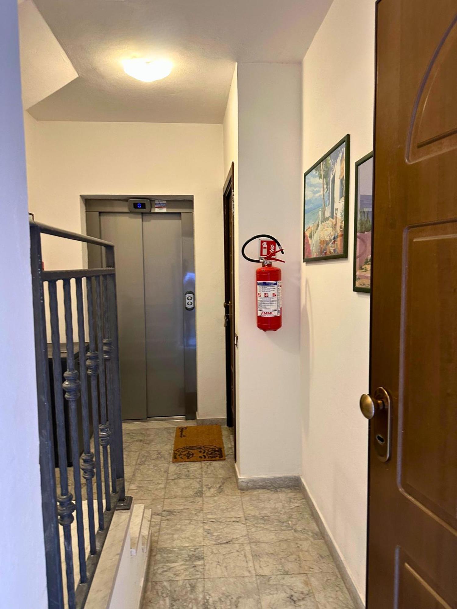 Appartamenti-Residence Al Massimo Palermo Buitenkant foto