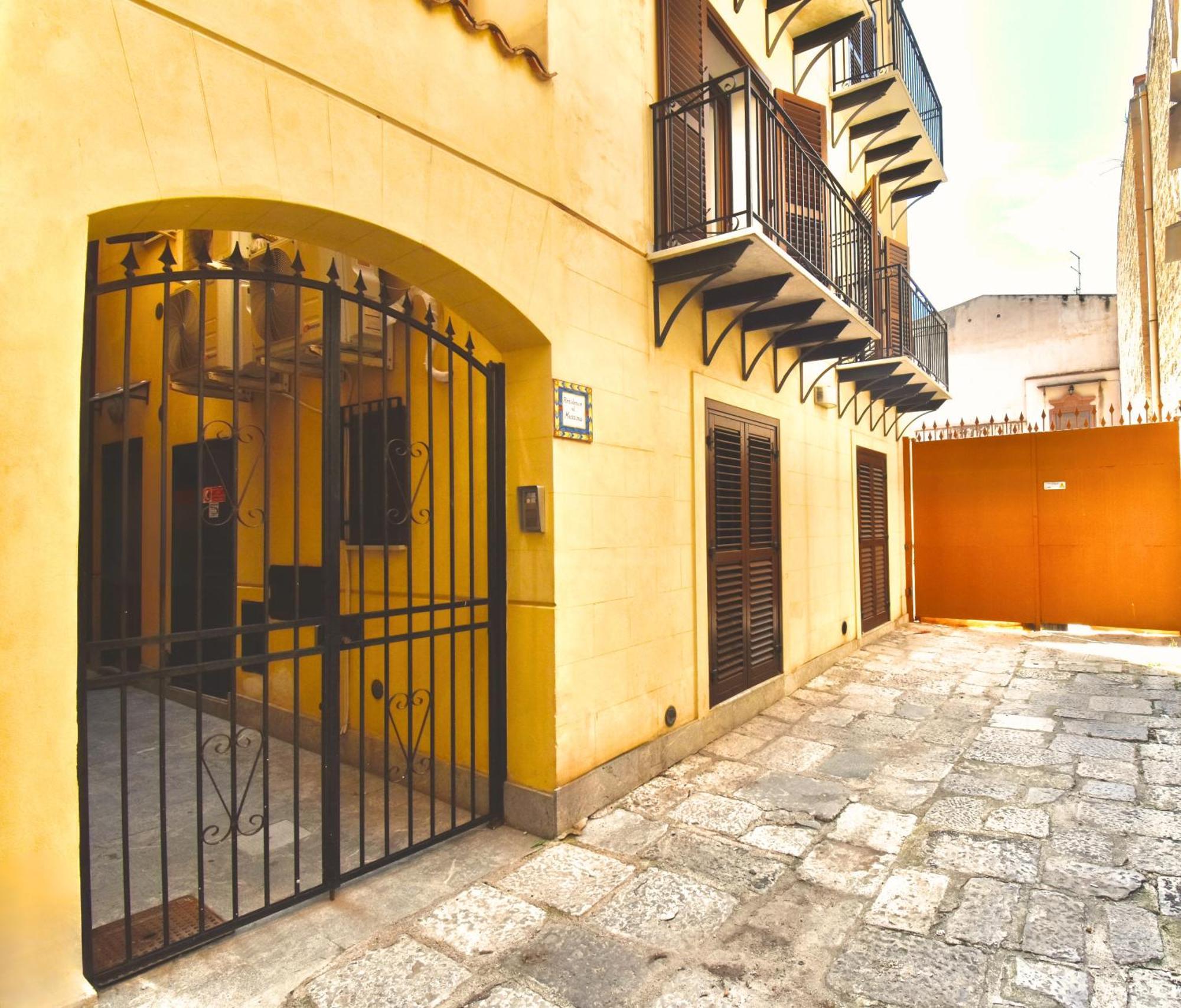 Appartamenti-Residence Al Massimo Palermo Buitenkant foto